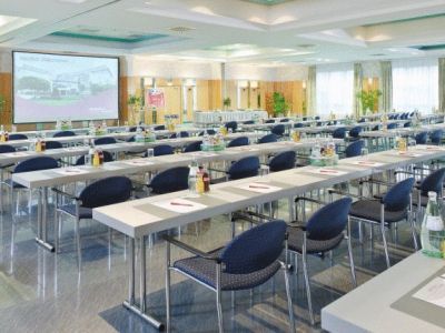 Hotel Arvena Kongress - In Der Wagnerstadt