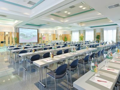 Hotel Arvena Kongress - In Der Wagnerstadt 4*
